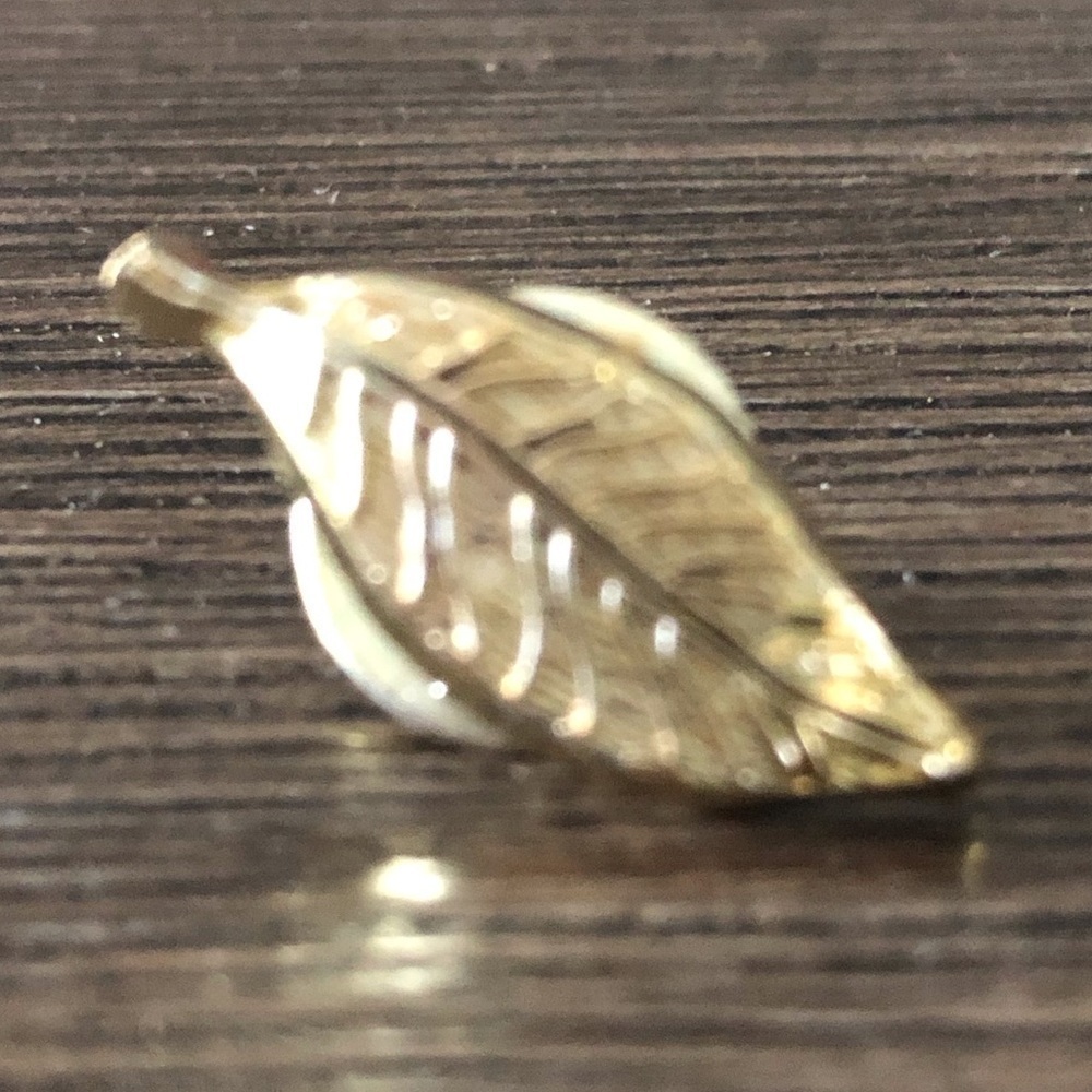 Vintage gold leaf pin